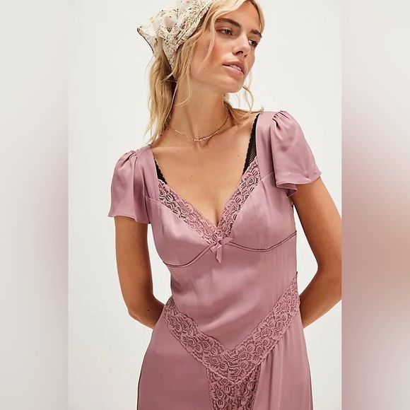 Free People Dresses & Skirts - free people Pink Skies Midi Dress